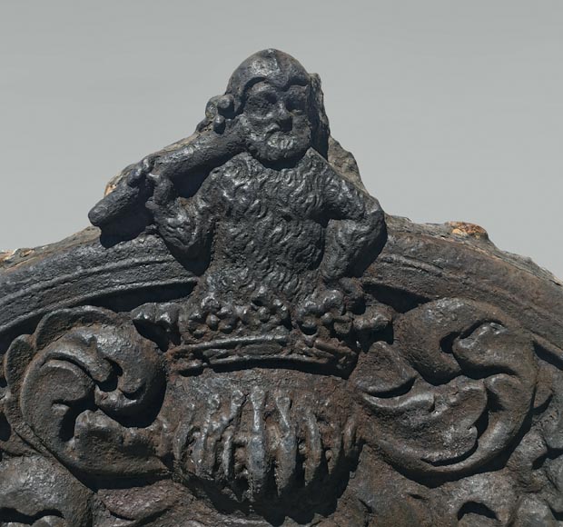 Belle plaque de cheminée ancienne aux armes d'Albert de Luynes, XVIIe siècle-1