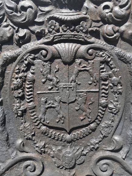 Belle plaque de cheminée ancienne aux armes d'Albert de Luynes, XVIIe siècle-3