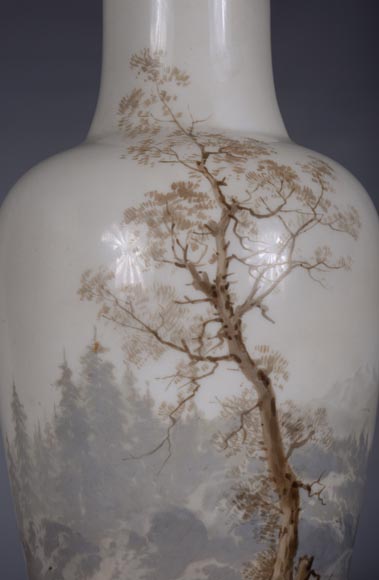 Paul LANGLOIS, Grand vase en opaline au décor de paysage montagneux, Fin du XIXe siècle-3