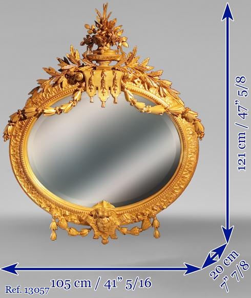Miroir à l'abondant décor Louis XVI de guirlandes et rameaux-7
