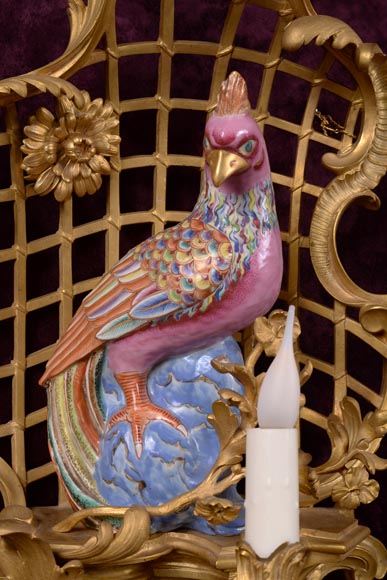 Manufacture Samson pour L'Escalier de Cristal, suite de quatre appliques au perroquet  de style Louis XV, après 1885-3