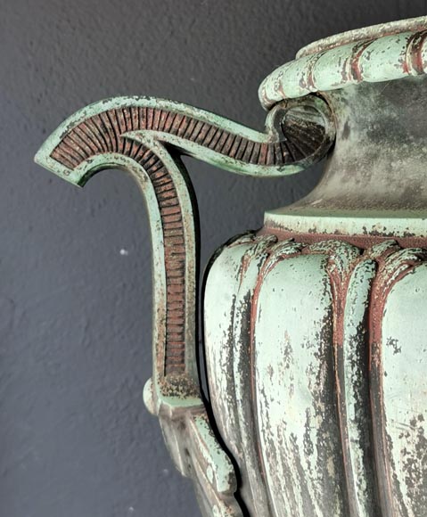 Paire de vases de jardin en bronze de style Empire -2