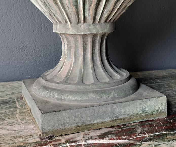 Paire de vases de jardin en bronze de style Empire -3