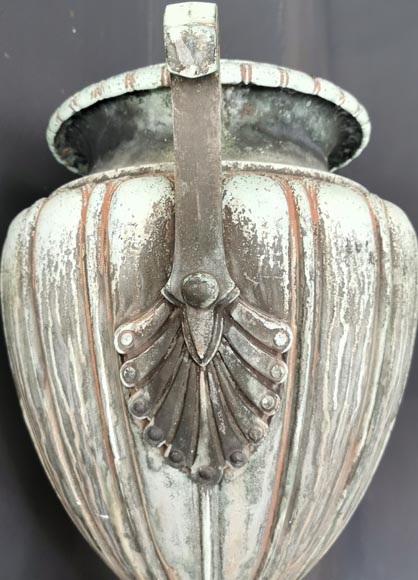 Paire de vases de jardin en bronze de style Empire -5