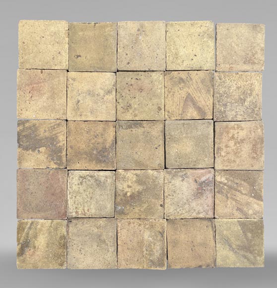 Important ensemble de dalles en terre cuite d'environ 330 m² provenant du couvent des Carmélites-0