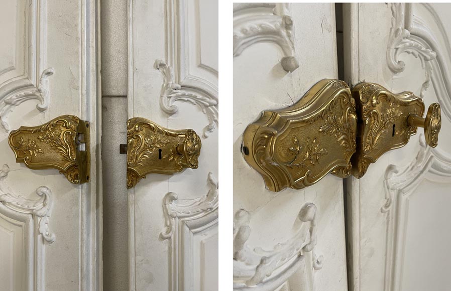 Exceptionnelle paire de double portes galbées de style Louis XV, décorées sur les deux faces-5
