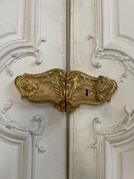 Exceptionnelle paire de double portes galbées de style Louis XV, décorées sur les deux faces-9