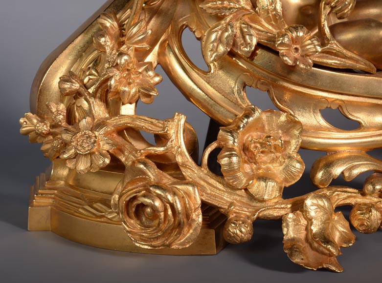 Paire de chenets Napoléon III en bronze doré représentant Vénus et Bacchus enfant -5