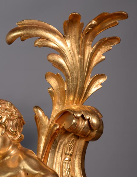 Paire de chenets Napoléon III en bronze doré représentant Vénus et Bacchus enfant -7