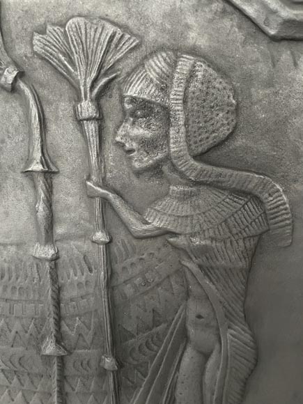 Plaque de cheminée moderne au décor représentant une scène en Egypte antique-5