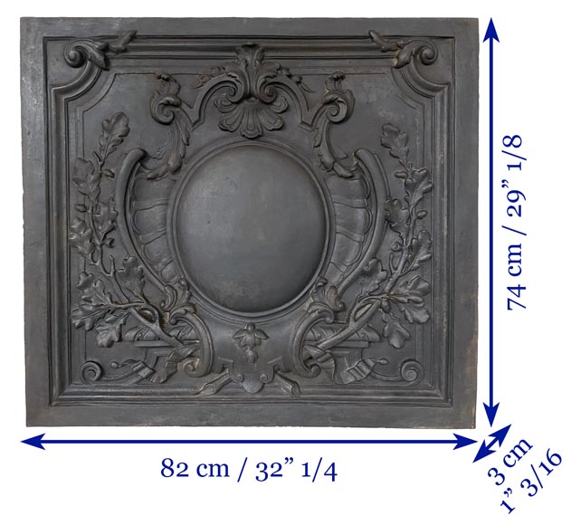 Plaque de cheminée de style Louis XV au cartouche-7