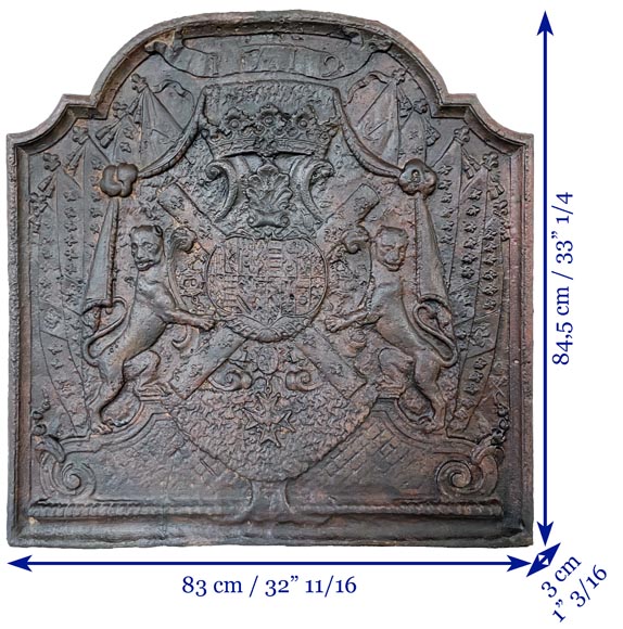 Plaque de cheminée en fonte de fer aux armoiries, XIXe siècle -9