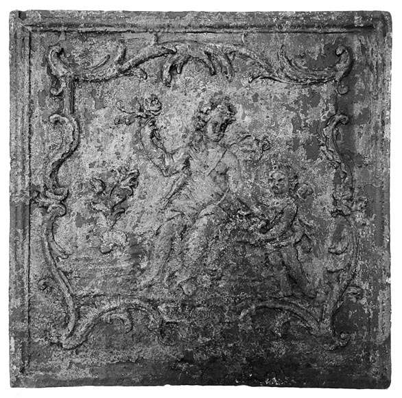 Plaque de cheminée représentant Aphrodite-0