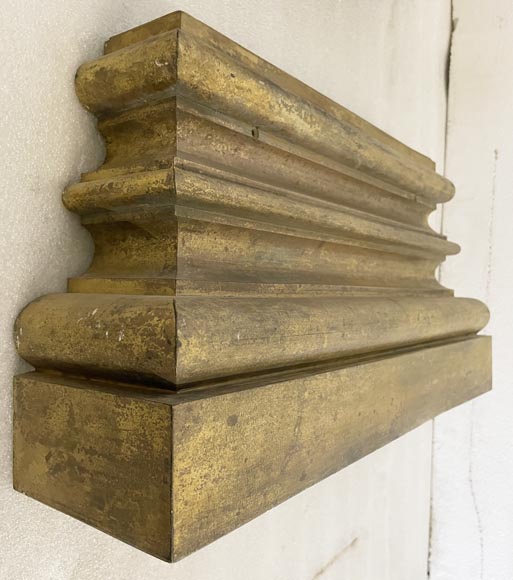 Gaston de PONTALBA - Ensemble de huit chapiteaux composites et de bases de pilastres en bronze doré, 1853-9