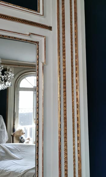 Trumeau de style Louis XVI aux frises et couronnes de fleurs-4