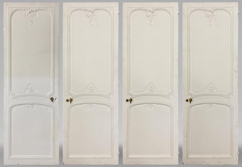 Ensemble de quatre portes simples de style Louis XV-0