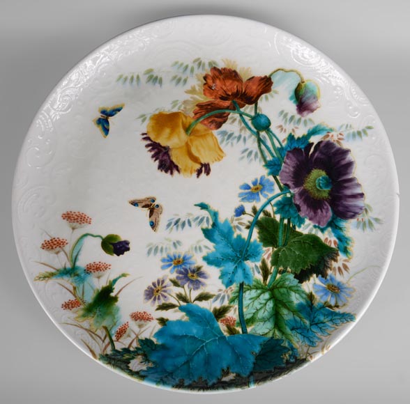 Théodore DECK, Plat circulaire à décor de fleurs et papillons, vers 1880-1890-0