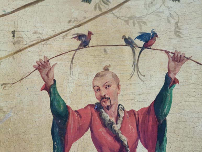 Ensemble de trois panneaux peints galbés au décor de chinoiseries-16