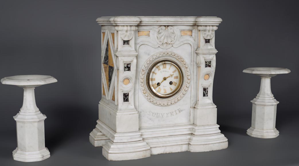 Garniture de cheminée en marbre de Carrare prenant la forme d'une cheminée-2