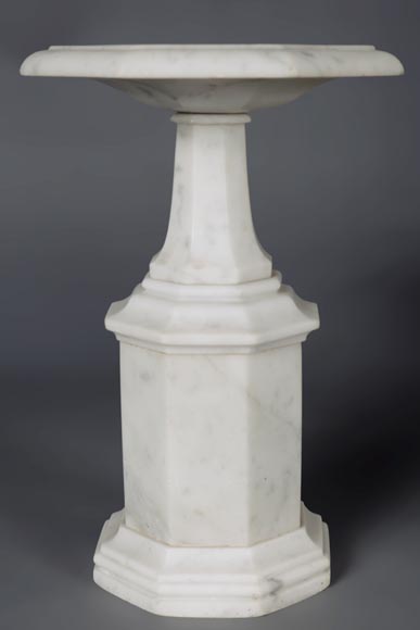 Garniture de cheminée en marbre de Carrare prenant la forme d'une cheminée-6