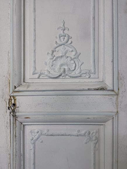 Lot d'une double porte et de deux portes anciennes de style Louis XV-13