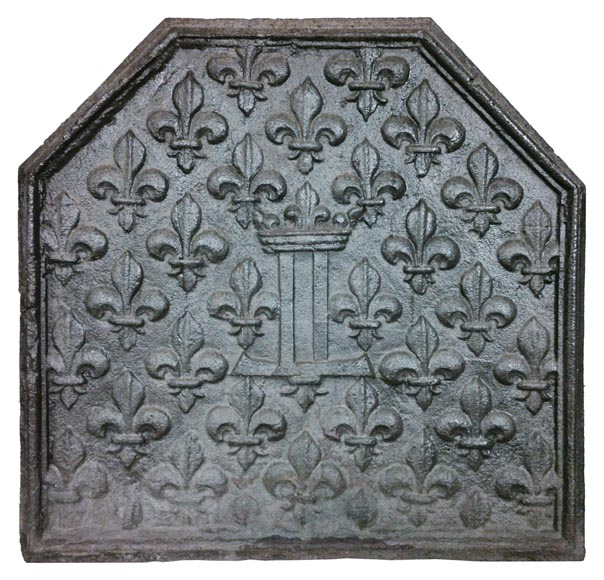 Belle plaque de cheminée aux fleurs de lys et chiffre de Louis XIII-0