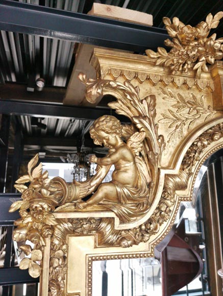Important trumeau Napoléon III au très riche décor composé de putti-2