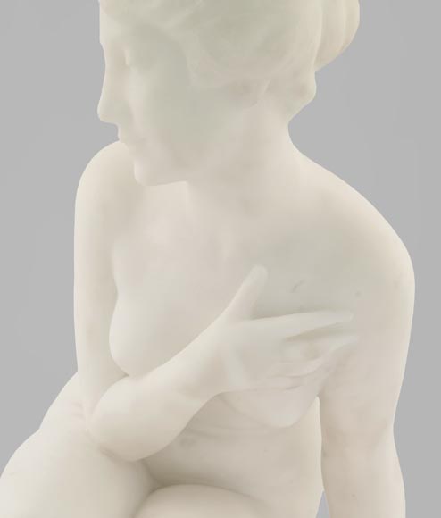 « Vénus surprise au bain », sculpture en marbre de Carrare, fin du XIXe siècle-5