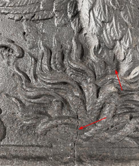 Plaque de cheminée au phénix, décorée d'enroulements-5