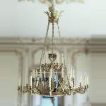 Alexandre GUERIN (attribué à) - Important lustre d’epoque Empire en bronze doré et cristal taillé à trente lumières