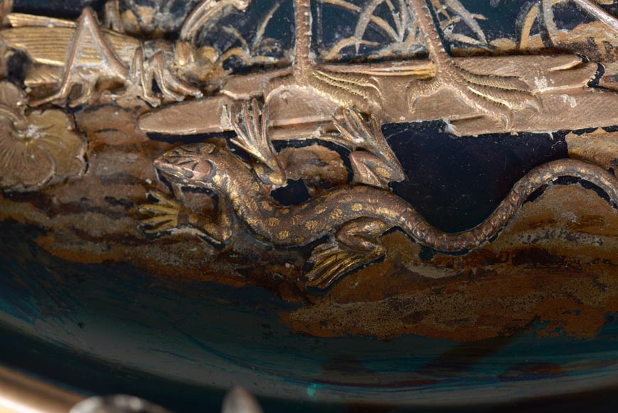 Maison GIROUX et Ferdinand DUVINAGE - Exceptionnelle et rare coupe aux échassiers en verre irisé et décor de galvanoplastie, vers 1870-1880-5