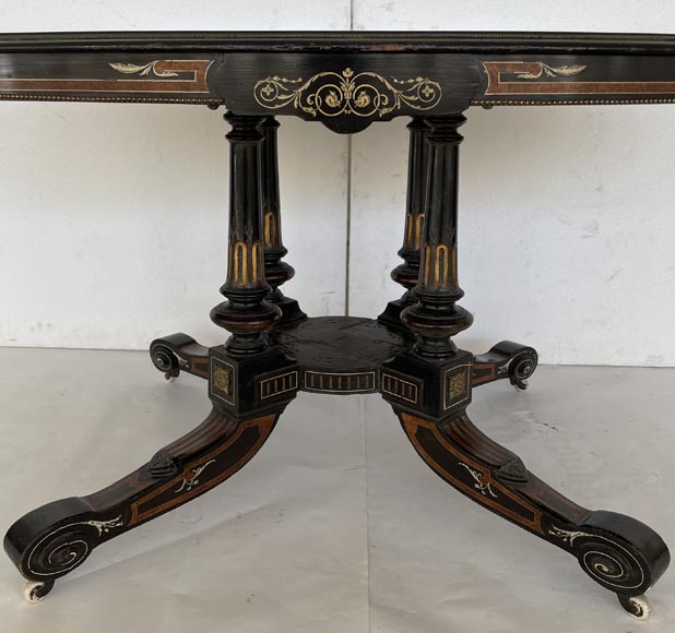 Table Napoléon III en bois à décor en marqueterie d'os-3