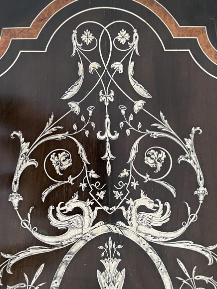 Table Napoléon III en bois à décor en marqueterie d'os-12