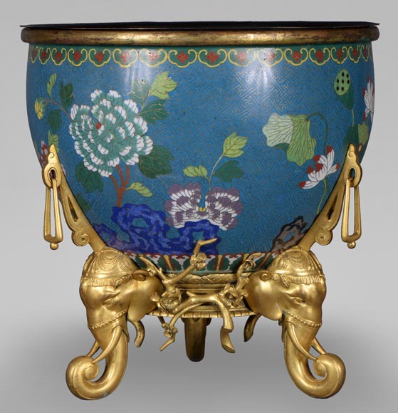 F. Barbedienne (Attr. à) - Cache-pot à décor d'émail cloisonné chinois monté en bronze doré-0