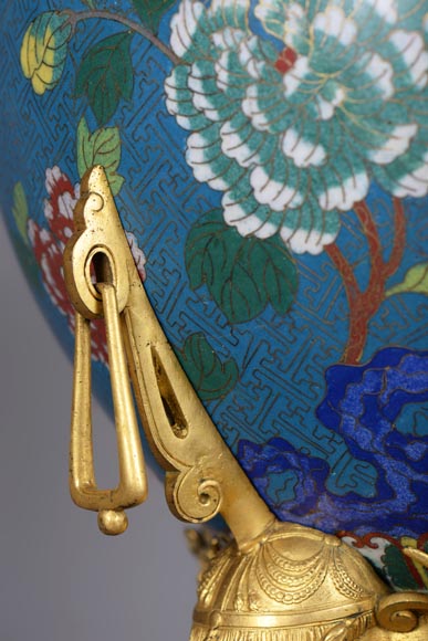 F. Barbedienne (Attr. à) - Cache-pot à décor d'émail cloisonné chinois monté en bronze doré-5