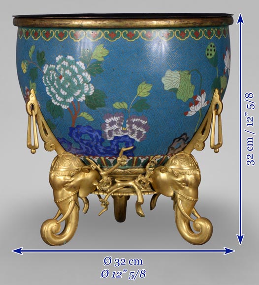 F. Barbedienne (Attr. à) - Cache-pot à décor d'émail cloisonné chinois monté en bronze doré-9