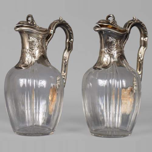 Belle paire d'aiguières en cristal et argent