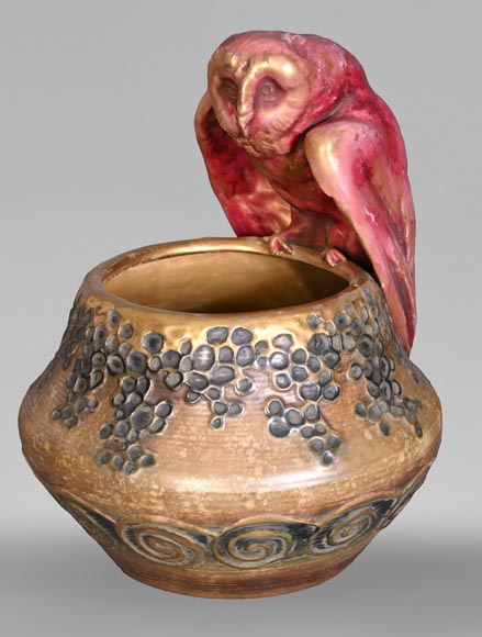 Eduard Stellmacher (attribué à) pour Amphora, Vase à la chouette en faïence, fin des années 1890-0