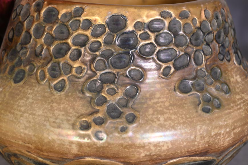 Eduard Stellmacher (attribué à) pour Amphora, Vase à la chouette en faïence, fin des années 1890-6