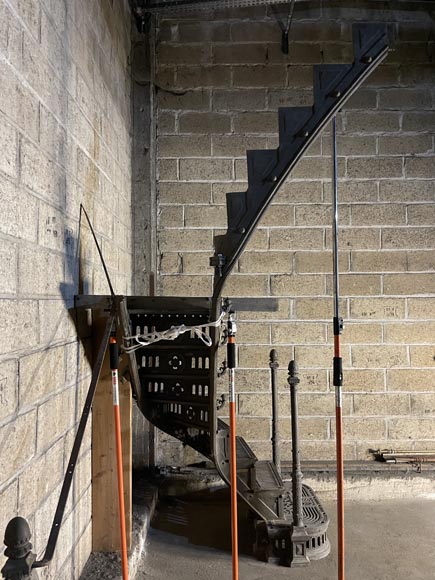 Escalier double quart tournant et passerelle en fonte et fer forgé, 1865-12