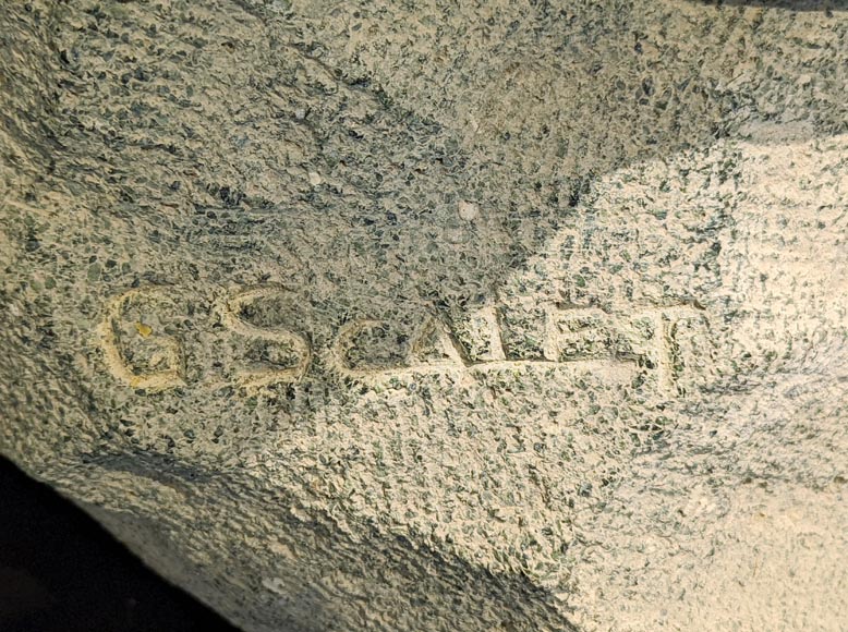 G. Scalet - Sculpture d'une otarie en granito vert-8