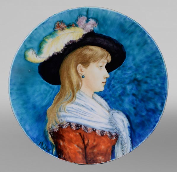 Théodore DECK, plat à fond bleu au buste féminin de profil, seconde moitié du XIXe siècle-0