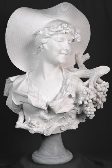 F. SAUL - Jeune fille au chapeau dans les vignes, buste sculpté en marbre de carrare-2
