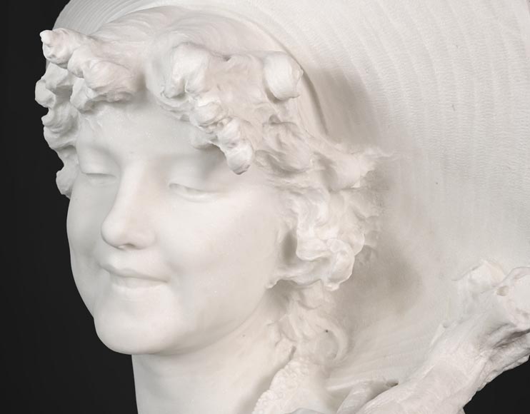 F. SAUL - Jeune fille au chapeau dans les vignes, buste sculpté en marbre de carrare-4