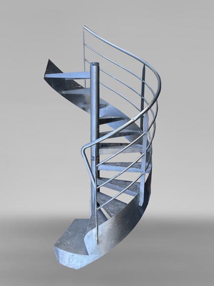 Escalier moderne à colimaçon en métal-2