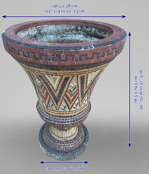 Quatre vases de jardin en mosaïque-12