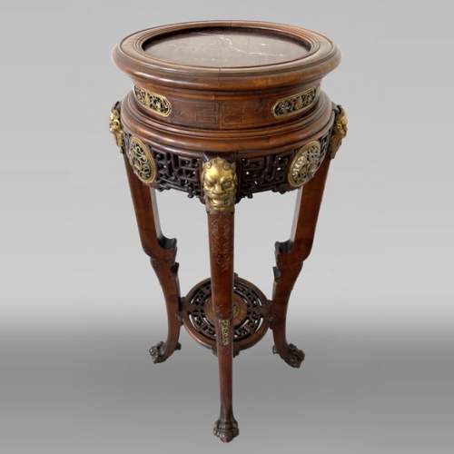 L’Escalier de cristal, guéridon japonisant en bois exotique et bronze doré