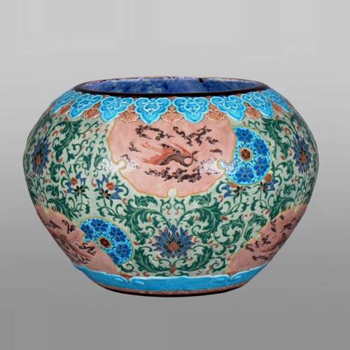 JULES VIEILLARD & COMPAGNIE, grand cache-pot japonisant en faïence de Bordeaux et décor d’émail polychrome