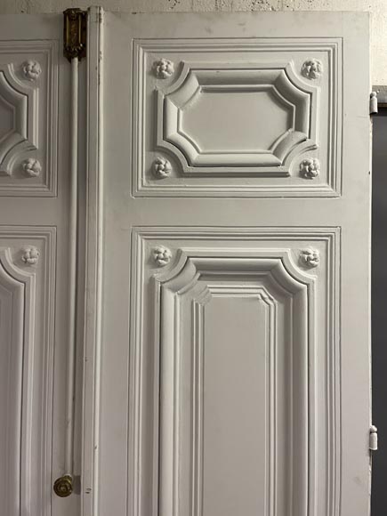 Paire de grandes doubles portes de style Napoléon III richement décorées-3