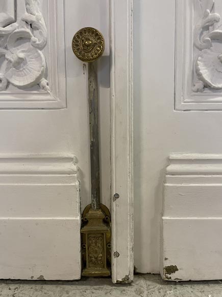 Paire de grandes doubles portes de style Napoléon III richement décorées-18